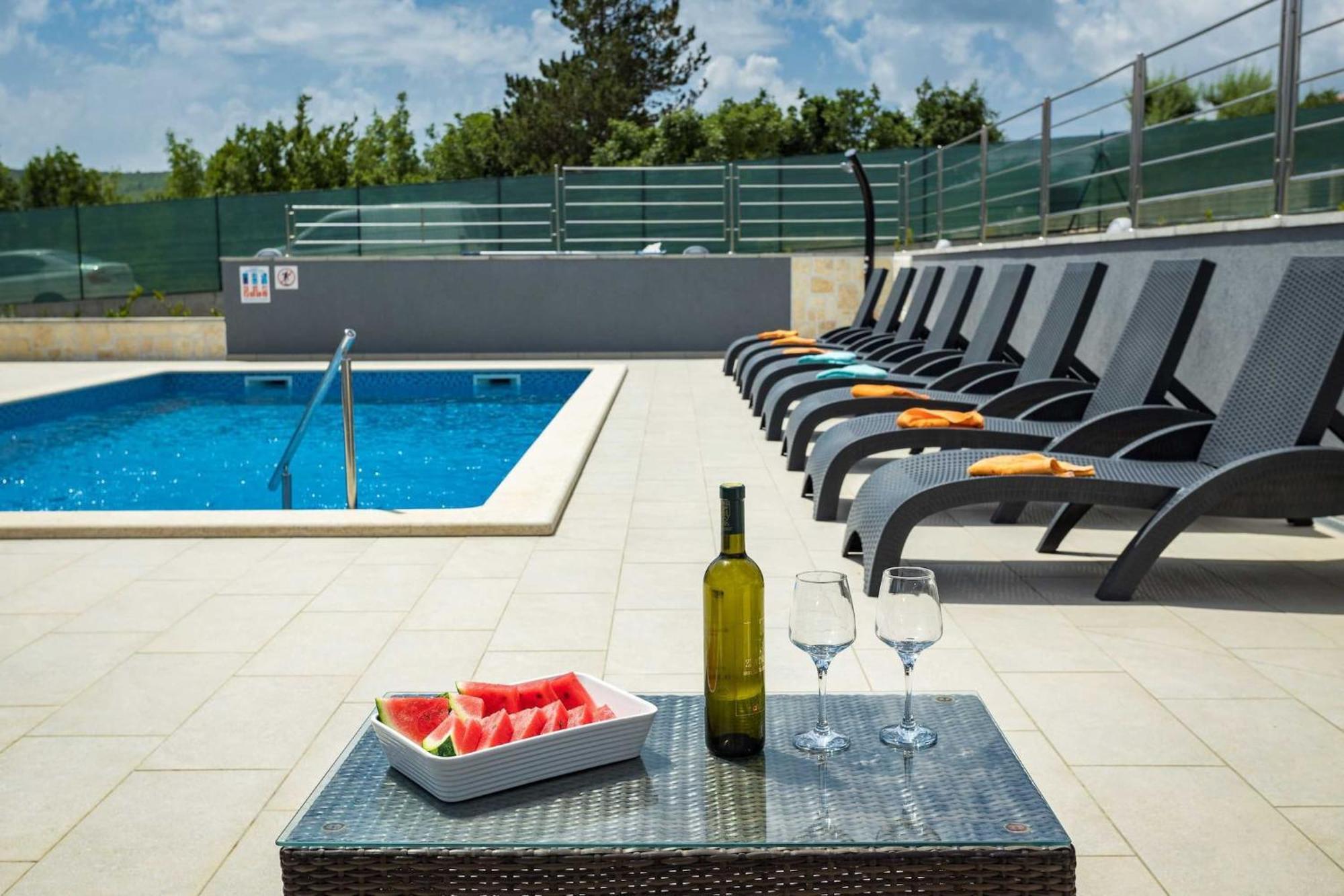 Holiday Home Greta ลาบิน ภายนอก รูปภาพ