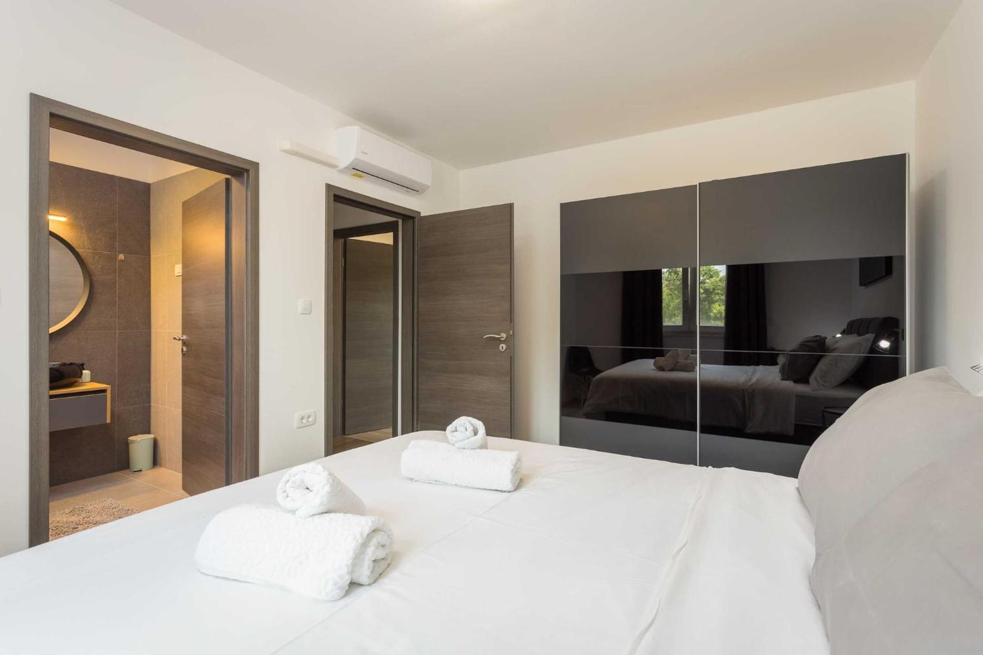 Holiday Home Greta ลาบิน ภายนอก รูปภาพ