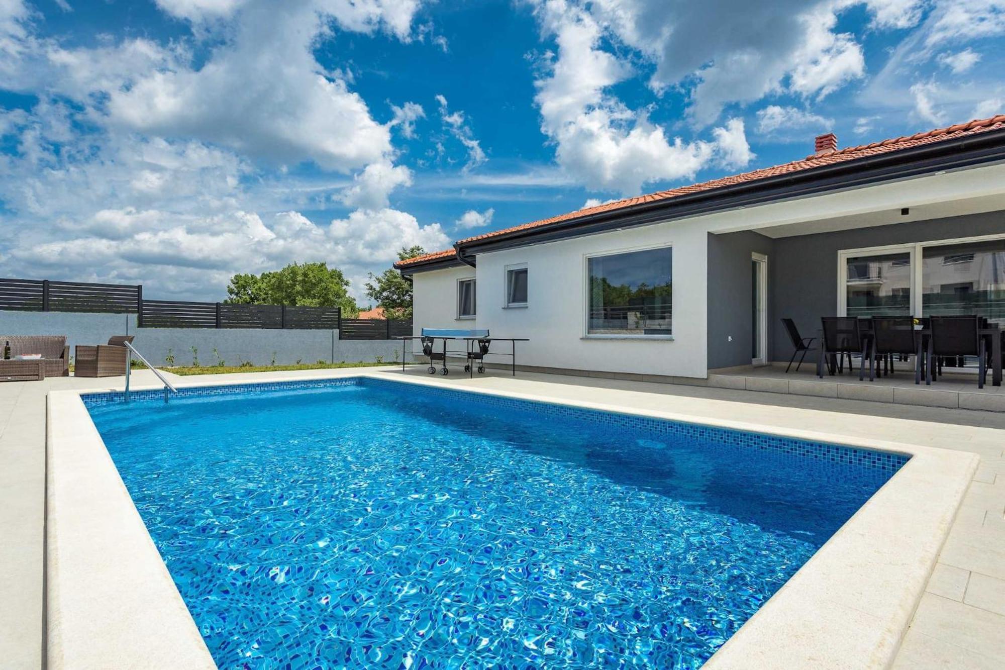 Holiday Home Greta ลาบิน ภายนอก รูปภาพ
